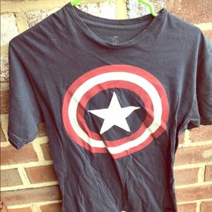 Hot topic captain America T-shirt